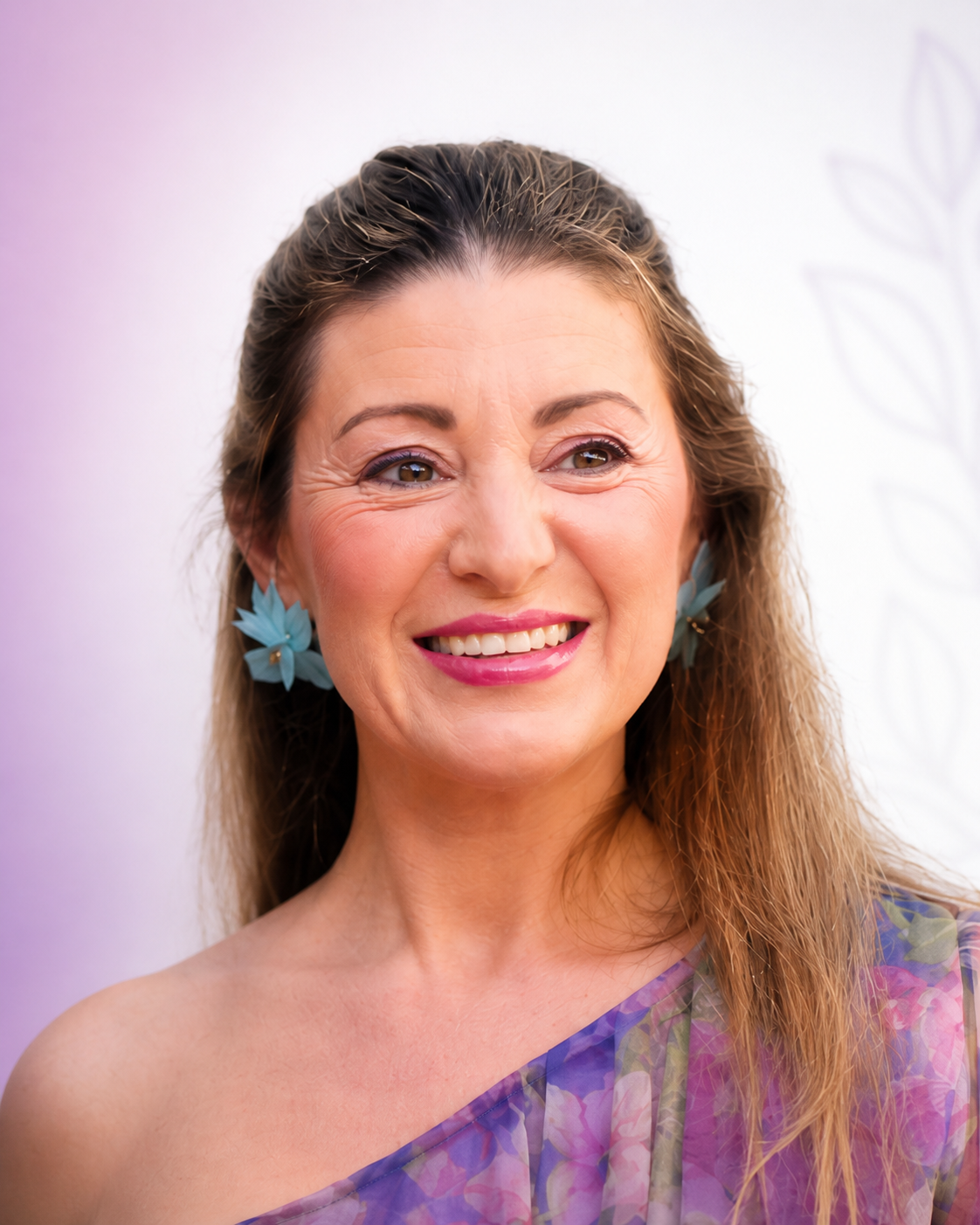 Alejandra, asesor comercial